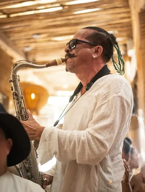 Live saxophonist show at Tantra Tulum